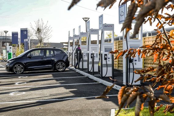 recharge-ionity-aire-autoroute